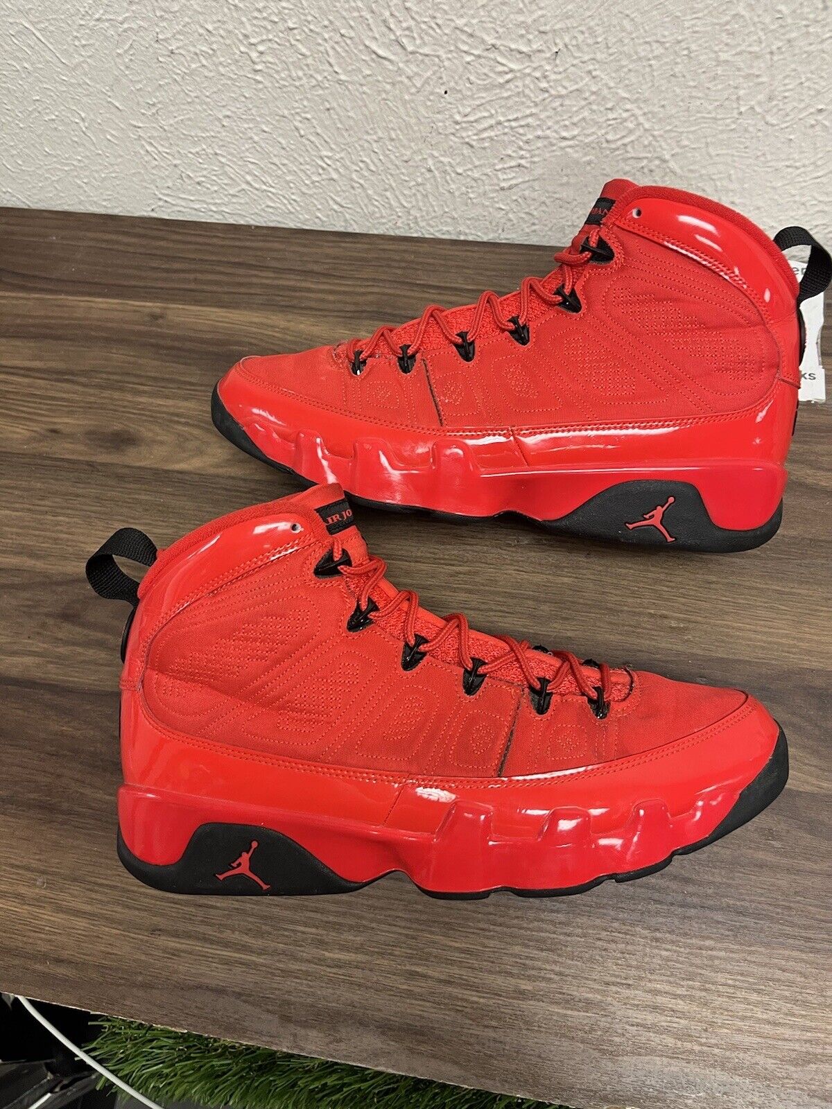 Size 10 - Air Jordan Retro 9 Chile Red 2022