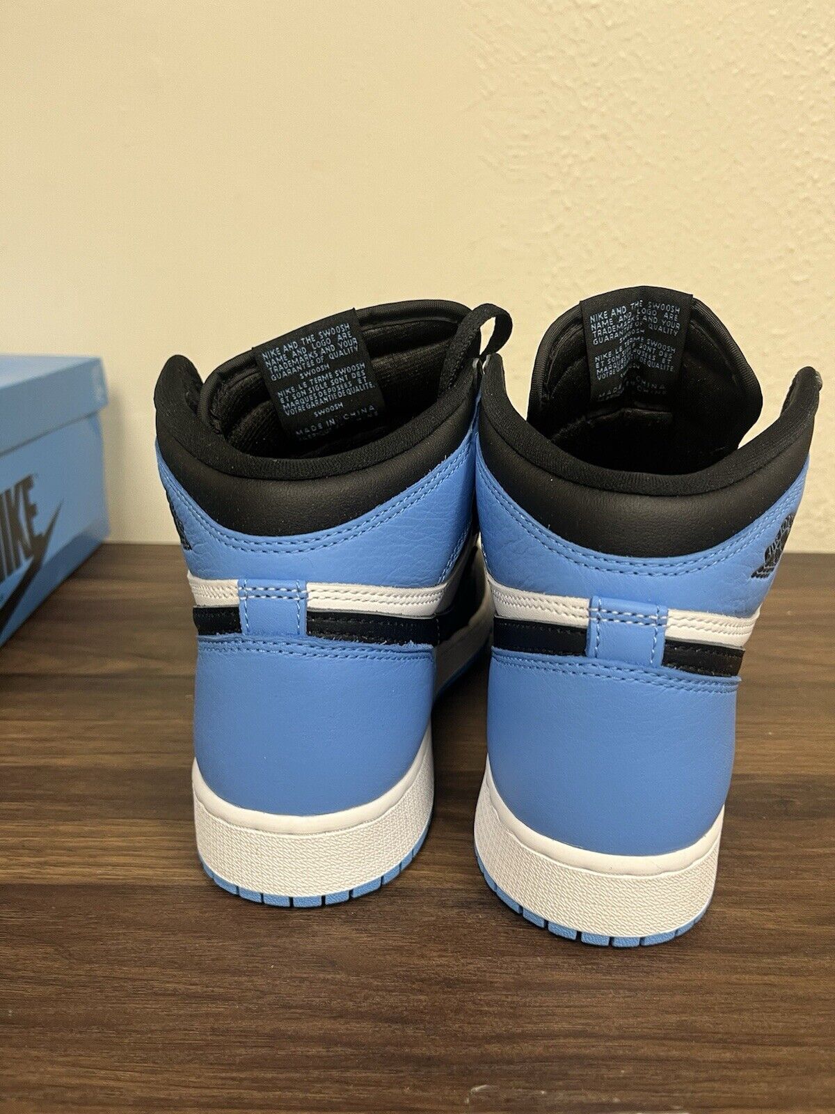 Jordan 1 Retro High OG UNC Toe FD1437-400 Size 6.5Y/ Women's Size 8 A56