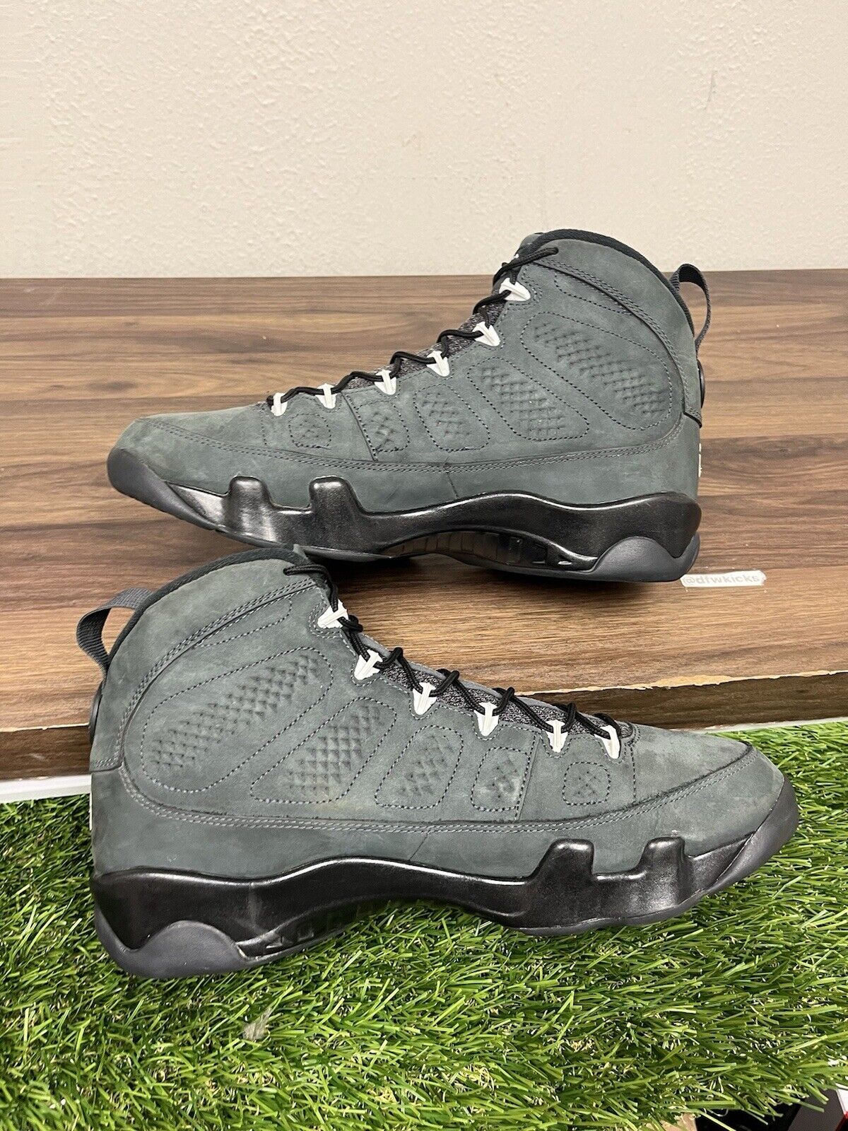 Nike Air Jordan 9 Retro Anthracite Size 12 302370-013 OG Bred Olive    *CLEAN*