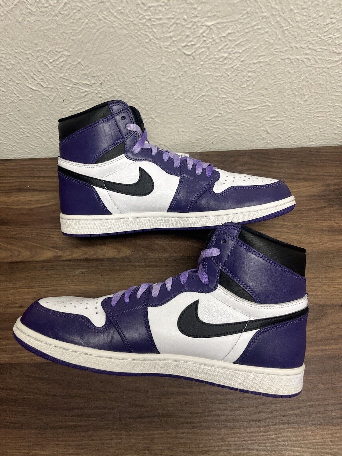 Size 11 - Jordan 1 Retro OG High Court Purple 2.0 - Gently Worn